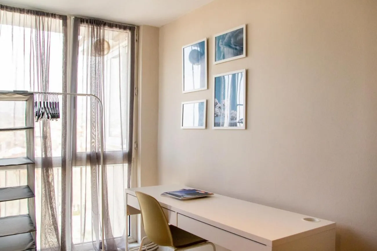 Sea View 3Br Flat - Steps From Coast Road Apartment Izmir