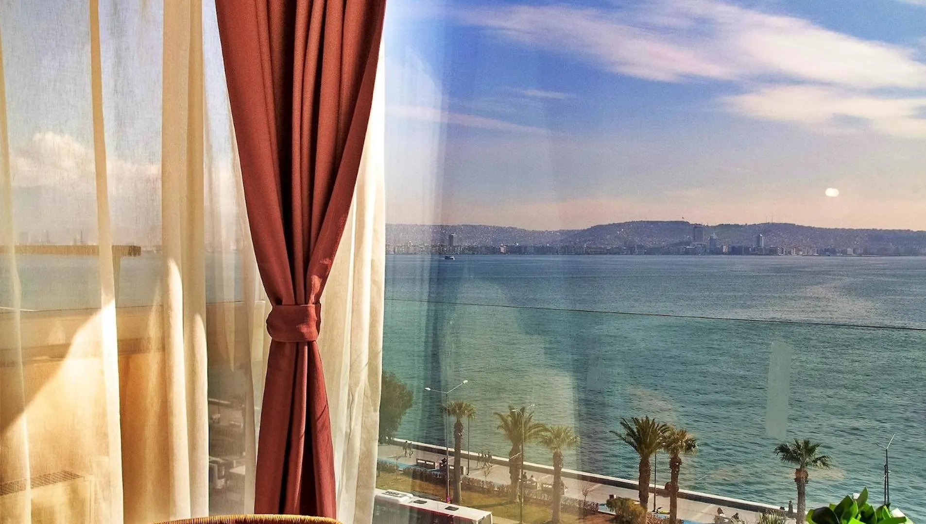 Sea View 3Br Flat - Steps From Coast Road Apartment Izmir Turkey